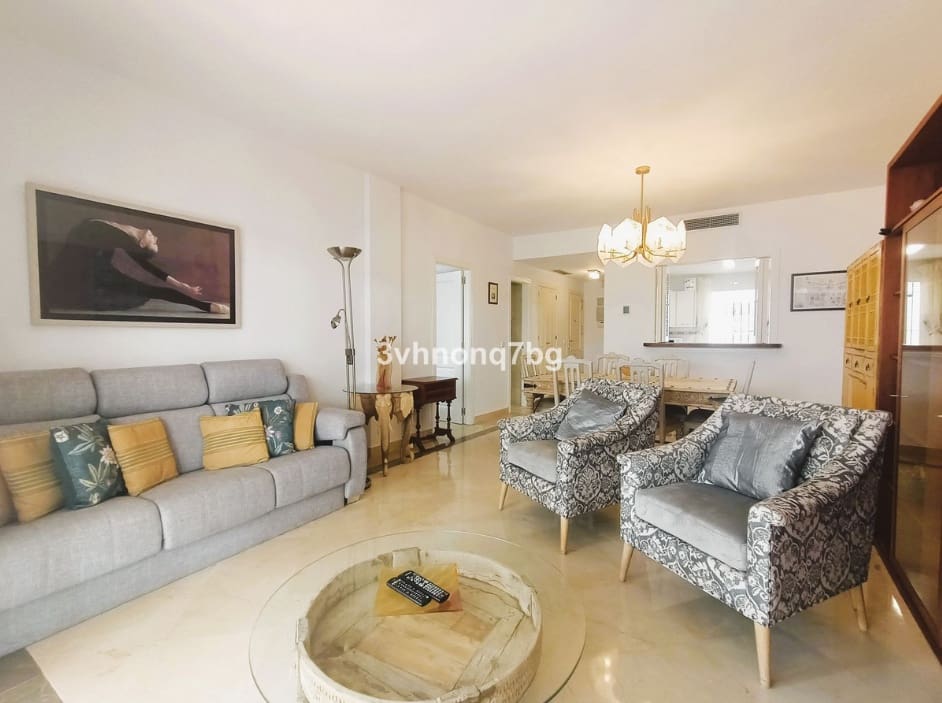 2 soverom Leilighet til salgs i Estepona med svømmebasseng garasje - € 450 000 (Ref: 9476051)