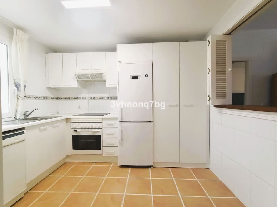 2 soverom Leilighet til salgs i Estepona med svømmebasseng garasje - € 450 000 (Ref: 9476051)