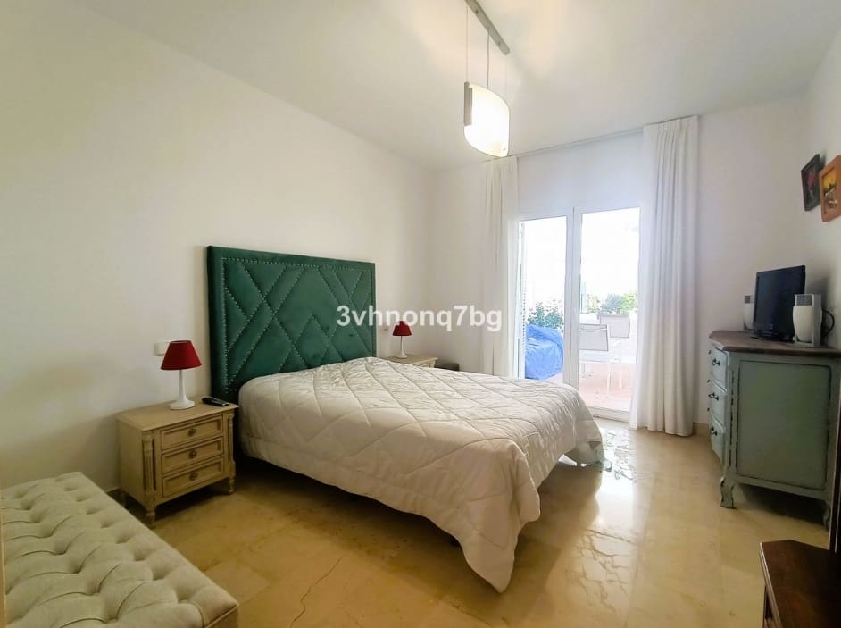 2 soverom Leilighet til salgs i Estepona med svømmebasseng garasje - € 450 000 (Ref: 9476051)