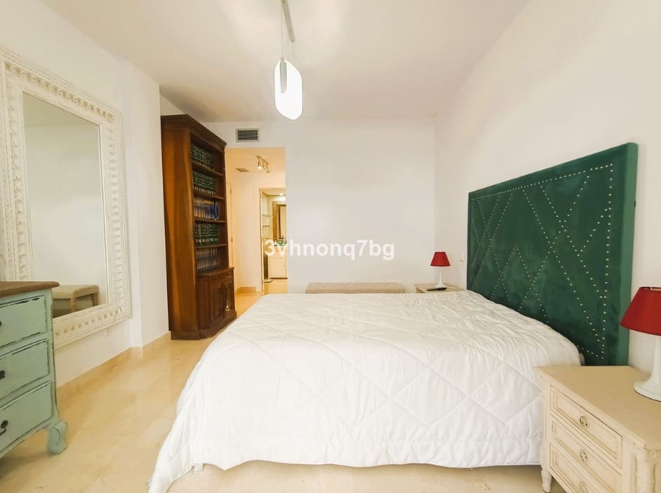 2 soverom Leilighet til salgs i Estepona med svømmebasseng garasje - € 450 000 (Ref: 9476051)