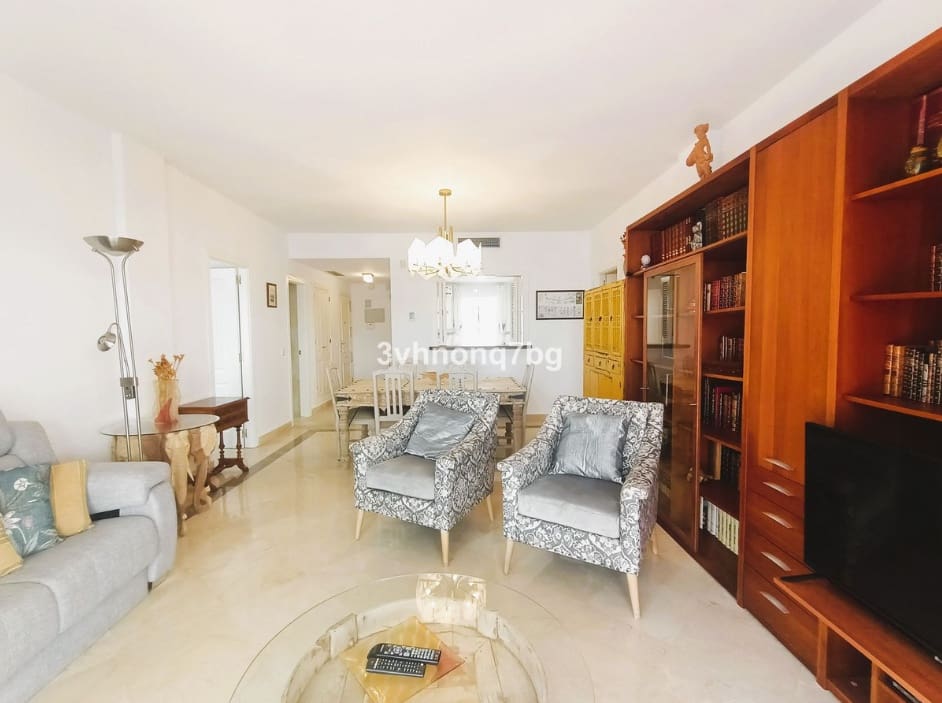 2 soverom Leilighet til salgs i Estepona med svømmebasseng garasje - € 450 000 (Ref: 9476051)