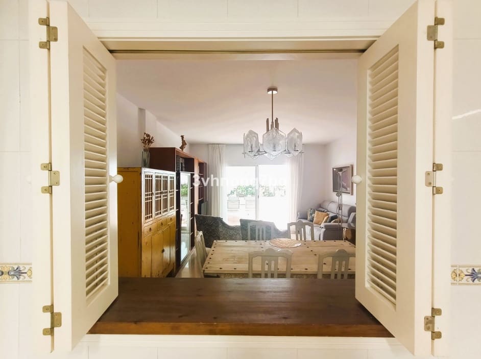 2 soverom Leilighet til salgs i Estepona med svømmebasseng garasje - € 450 000 (Ref: 9476051)