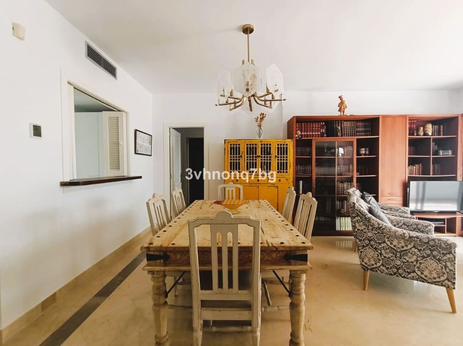 2 soverom Leilighet til salgs i Estepona med svømmebasseng garasje - € 450 000 (Ref: 9476051)