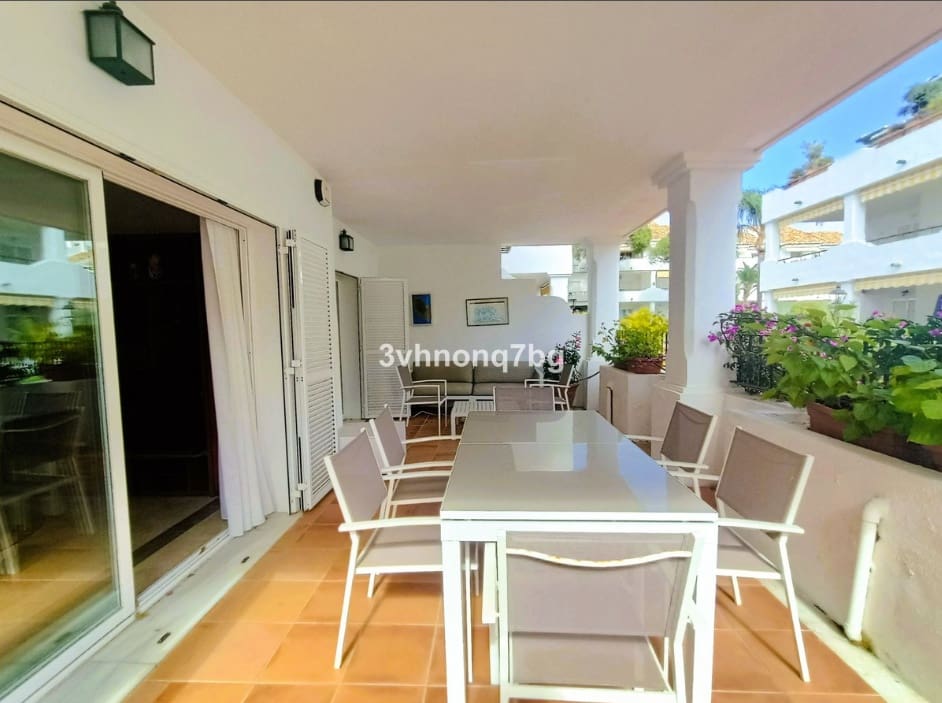 2 soverom Leilighet til salgs i Estepona med svømmebasseng garasje - € 450 000 (Ref: 9476051)