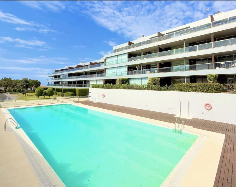 3 bedroom Apartment for sale in La Duquesa / Puerto de la Duquesa with pool garage - € 398,000 (Ref: 9476071)