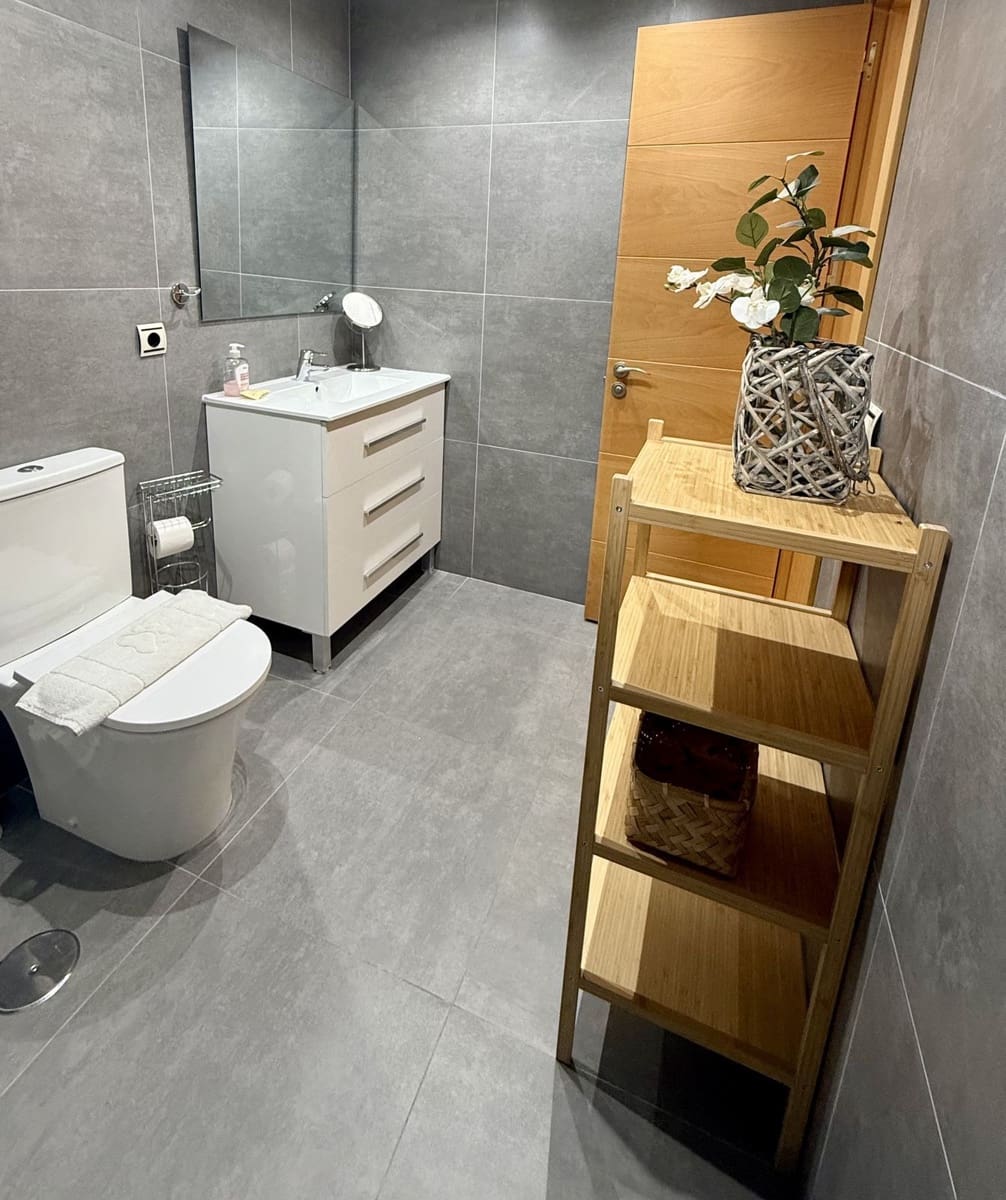 2 bedroom Apartment for sale in Mijas Costa with pool - € 385,000 (Ref: 9476078)