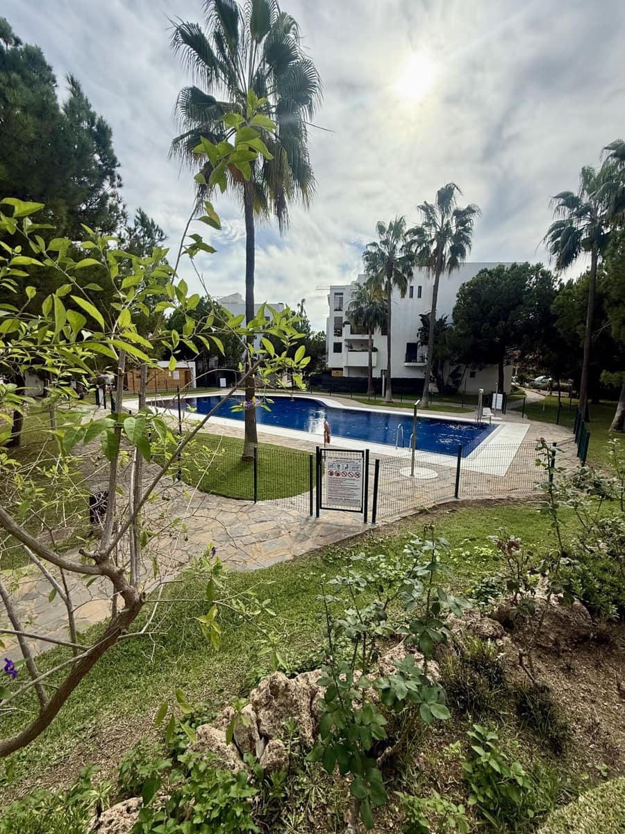 2 bedroom Apartment for sale in Mijas Costa with pool - € 385,000 (Ref: 9476078)