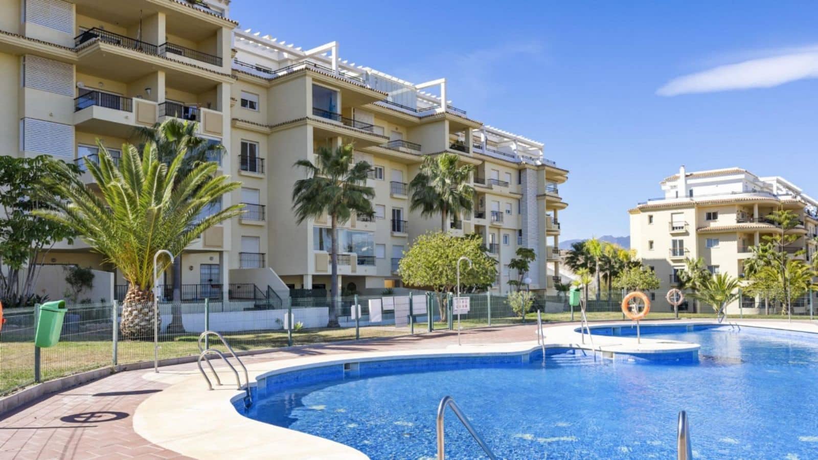 3 slaapkamer Appartement te koop in La Cala de Mijas met zwembad garage - € 475.000 (Ref: 9476080)