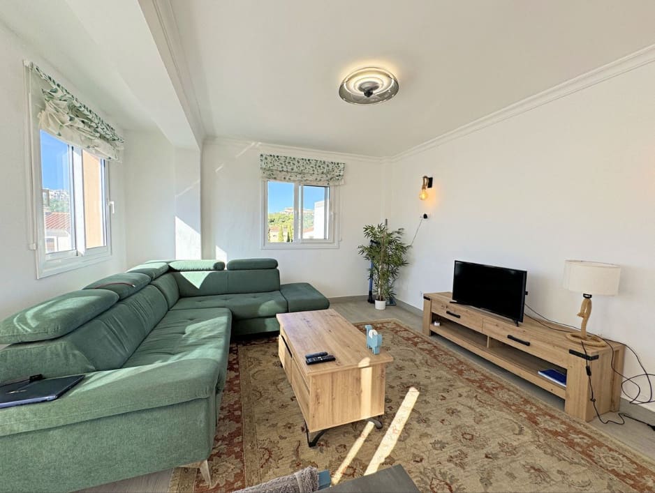 3 bedroom Townhouse for sale in La Duquesa / Puerto de la Duquesa with garage - € 425,000 (Ref: 9476108)