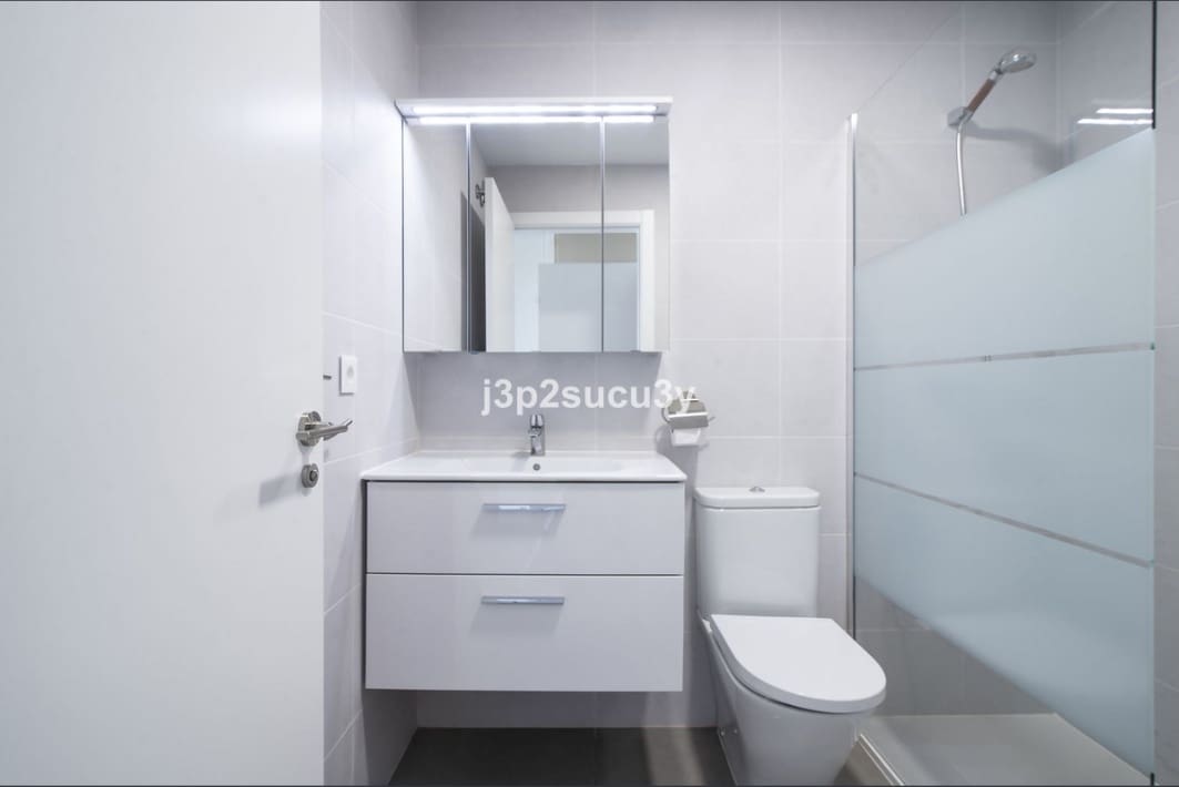 2 quarto Apartamento para venda em Estepona com piscina garagem - 370 000 € (Ref: 9478722)