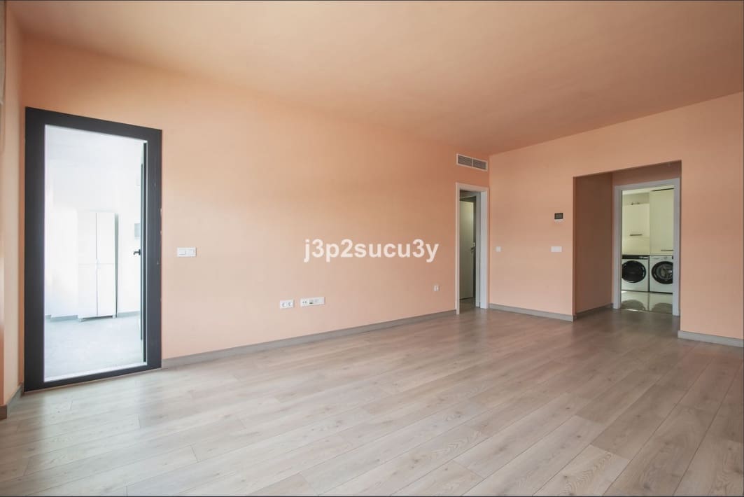 2 quarto Apartamento para venda em Estepona com piscina garagem - 370 000 € (Ref: 9478722)