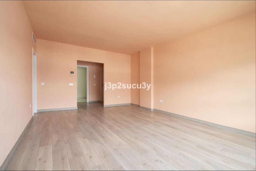 2 quarto Apartamento para venda em Estepona com piscina garagem - 370 000 € (Ref: 9478722)