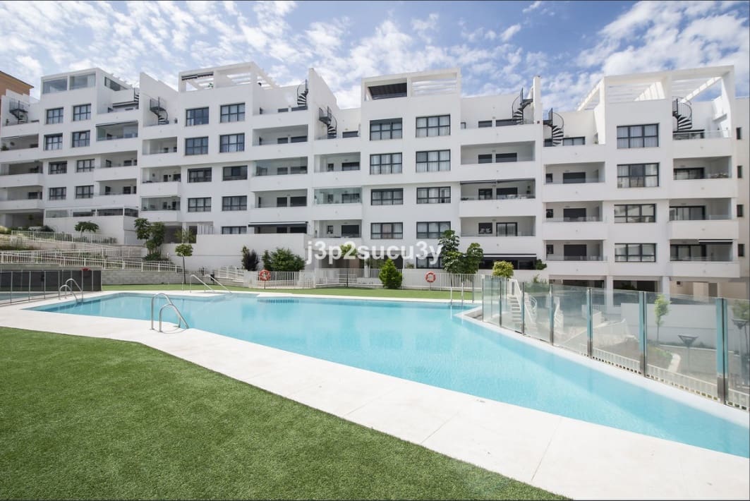 2 quarto Apartamento para venda em Estepona com piscina garagem - 370 000 € (Ref: 9478722)