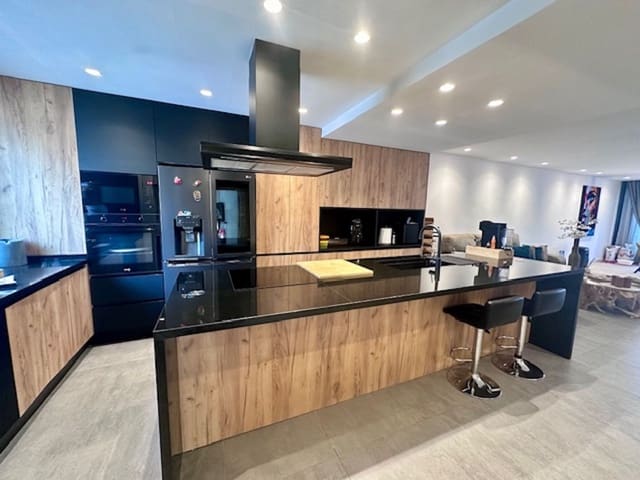 2 makuuhuone Huoneisto myytävänä paikassa Estepona mukana uima-altaan 
autotalli - 450 000 € (Ref: 9478728)