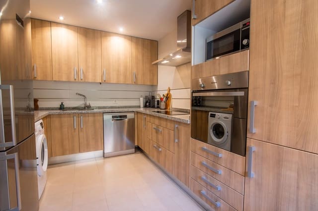 3 quarto Casa em Banda para venda em Estepona com piscina garagem - 470 000 € (Ref: 9478823)