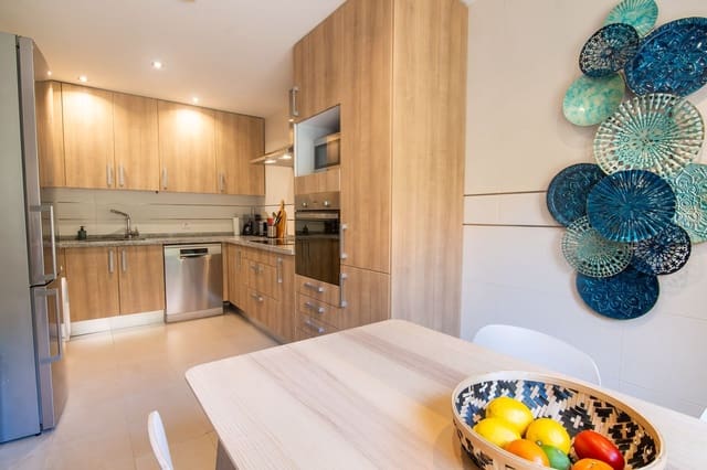 3 quarto Casa em Banda para venda em Estepona com piscina garagem - 470 000 € (Ref: 9478823)