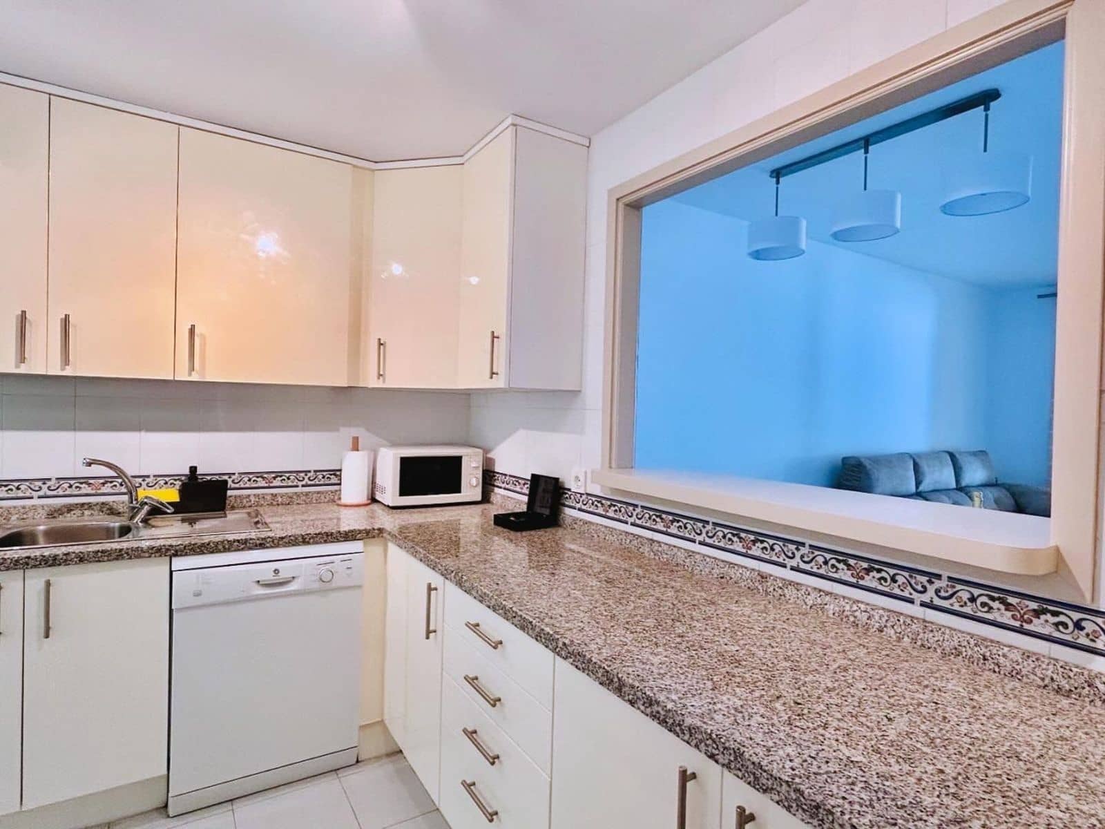 2 sovrum Lägenhet till salu i La Duquesa / Puerto de la Duquesa med pool garage - 334 000 € (Ref: 9478831)