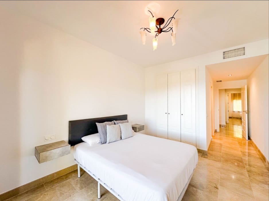 2 camera da letto Appartamento in vendita in La Duquesa / Puerto de la Duquesa con piscina garage - 334.000 € (Rif: 9478834)