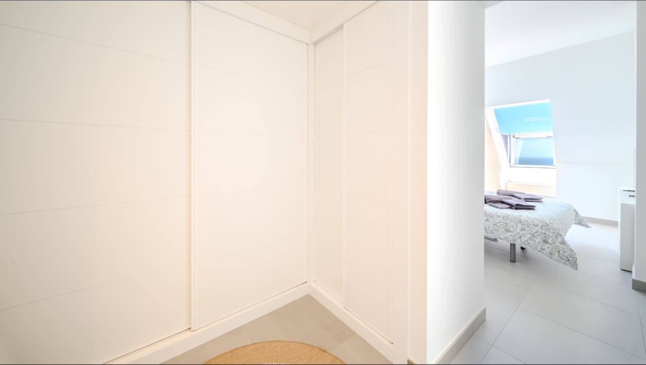 2 soveværelse Penthouse til salg i La Duquesa / Puerto de la Duquesa med swimmingpool - € 380.000 (Ref: 9478849)