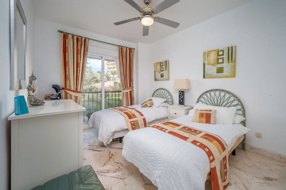 2 bedroom Apartment for sale in La Cala de Mijas with pool - € 375,000 (Ref: 9478851)