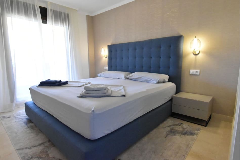 2 sypialnia Apartament na sprzedaż w Casares z basenem garażem - 395 000 € (Ref: 9478865)