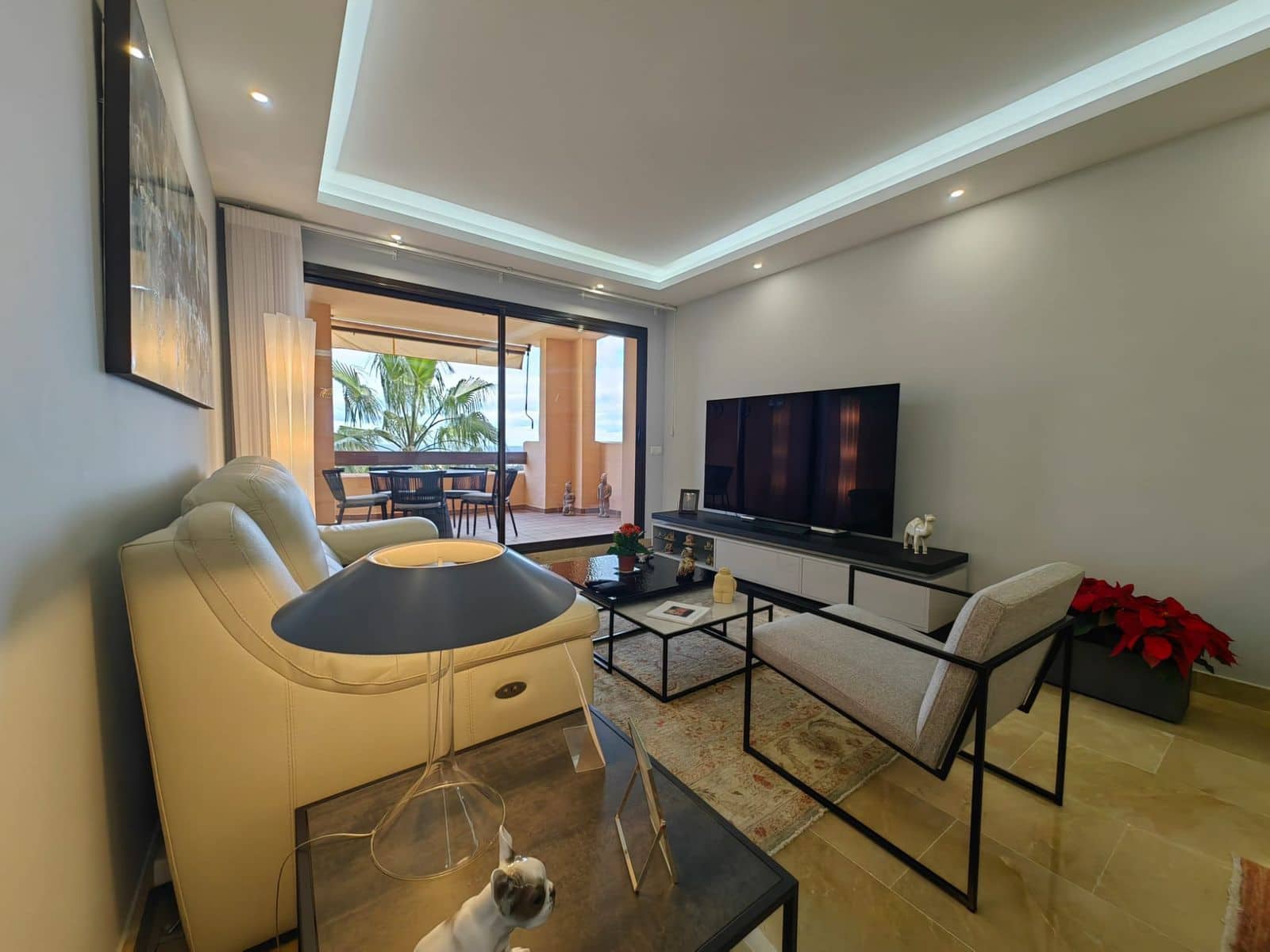 2 bedroom Apartment for sale in La Duquesa / Puerto de la Duquesa with pool garage - € 298,000 (Ref: 9478866)