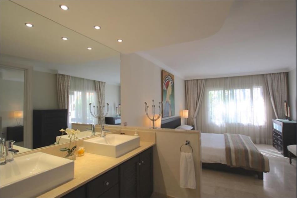 3 bedroom Semi-detached Villa for sale in Malaga city with pool - € 495,000 (Ref: 9479210)