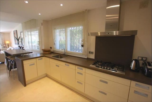 3 bedroom Semi-detached Villa for sale in Miraflores, Málaga city with pool - € 495,000 (Ref: 9479210)