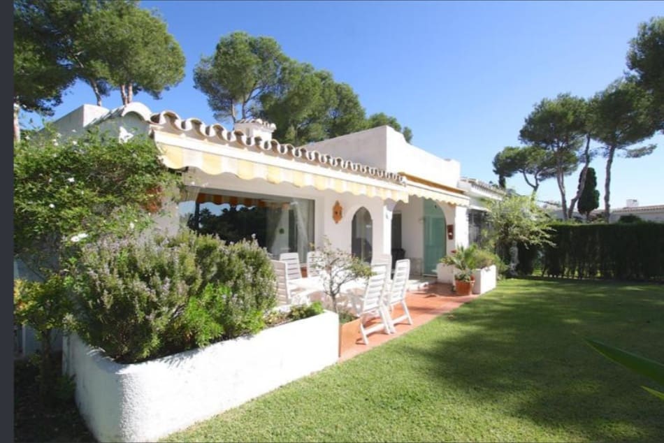 3 bedroom Semi-detached Villa for sale in Malaga city with pool - € 495,000 (Ref: 9479210)