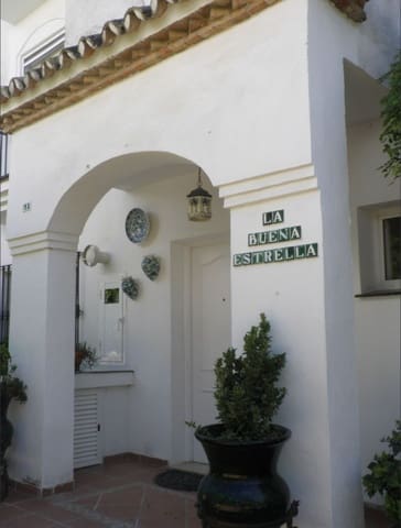 5 sypialnia Dom na sprzedaż w Estepona z basenem - 435 000 € (Ref: 9479233)