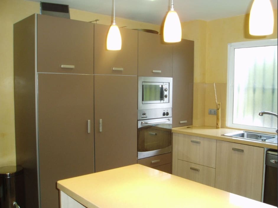 5 sypialnia Dom na sprzedaż w Estepona z basenem - 435 000 € (Ref: 9479233)