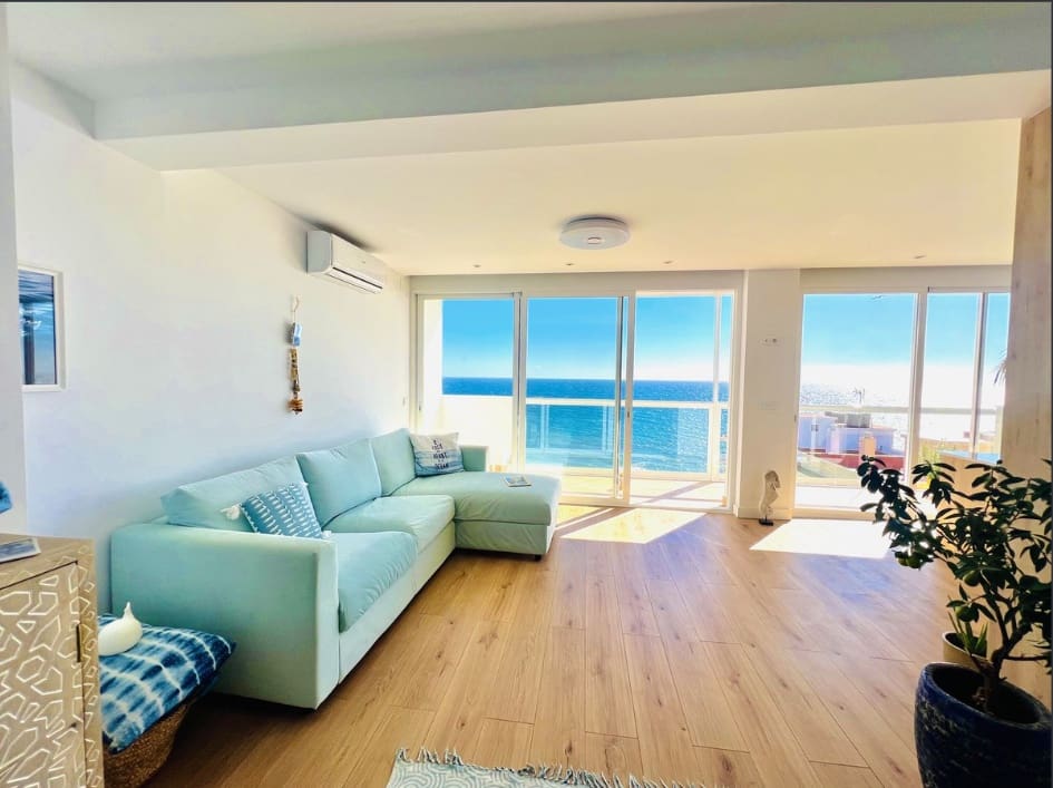 2 bedroom Apartment for sale in Calahonda with pool - € 449,000 (Ref: 9479247)