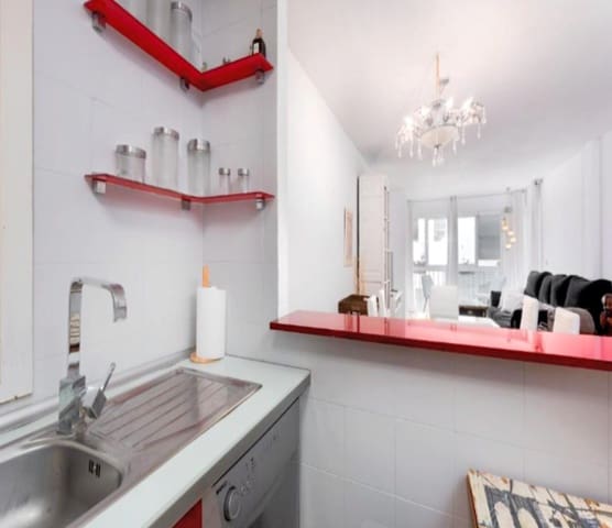 2 bedroom Apartment for sale in La Duquesa / Puerto de la Duquesa, Manilva with garage - € 292,000 (Ref: 9479287)