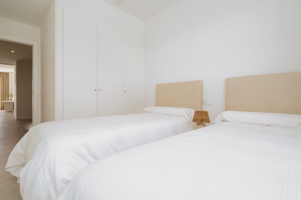 2 makuuhuone Huoneisto myytävänä paikassa Estepona mukana uima-altaan 
autotalli - 420 000 € (Ref: 9479291)