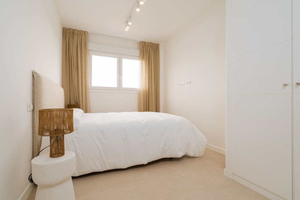 2 makuuhuone Huoneisto myytävänä paikassa Estepona mukana uima-altaan 
autotalli - 420 000 € (Ref: 9479291)