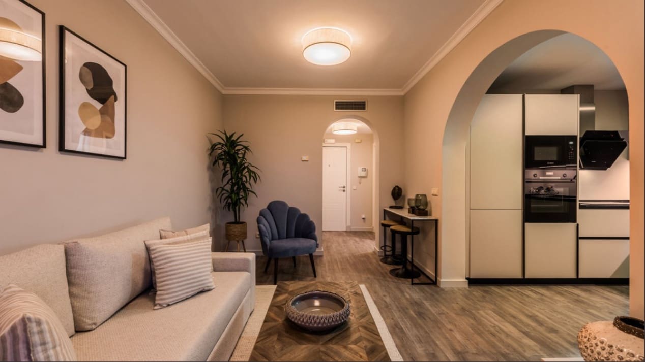 2 soveværelse Lejlighed til salg i El Paraiso med swimmingpool garage - € 360.000 (Ref: 9479295)