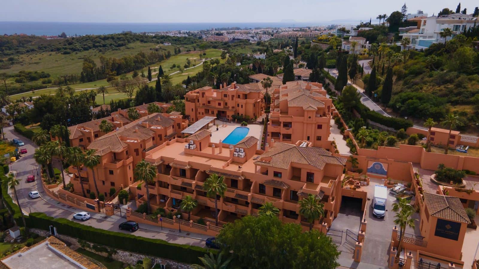 3 bedroom Penthouse for sale in El Paraiso with pool garage - € 440,000 (Ref: 9481335)