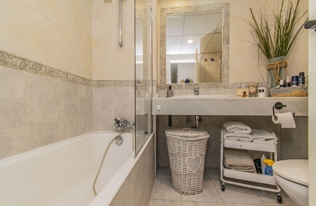 2 bedroom Apartment for sale in El Secanet - Hacienda del Sol, La Villajoyosa / Vila Joiosa with pool garage - € 419,000 (Ref: 9481338)