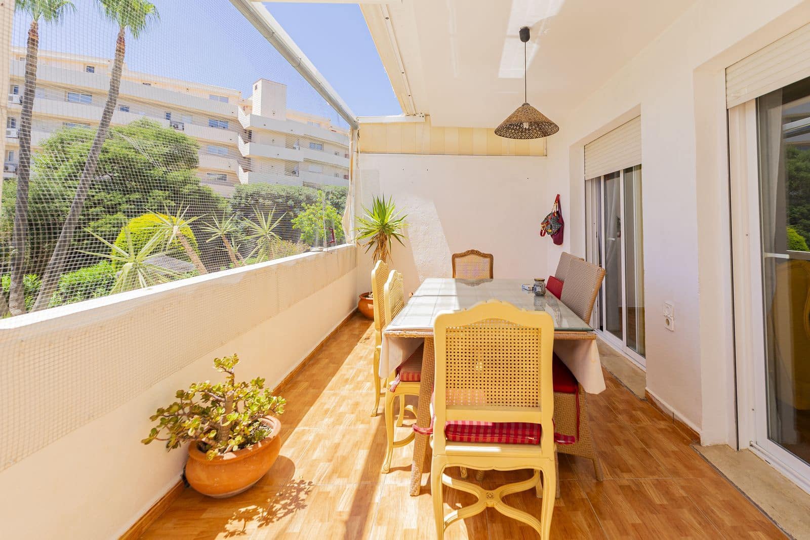 2 bedroom Apartment for sale in Mijas Costa with pool - € 319,000 (Ref: 9481385)