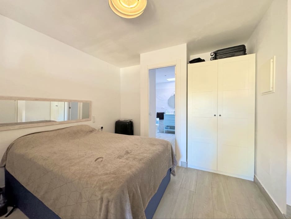 3 bedroom Townhouse for sale in La Duquesa / Puerto de la Duquesa with garage - € 425,000 (Ref: 9481388)