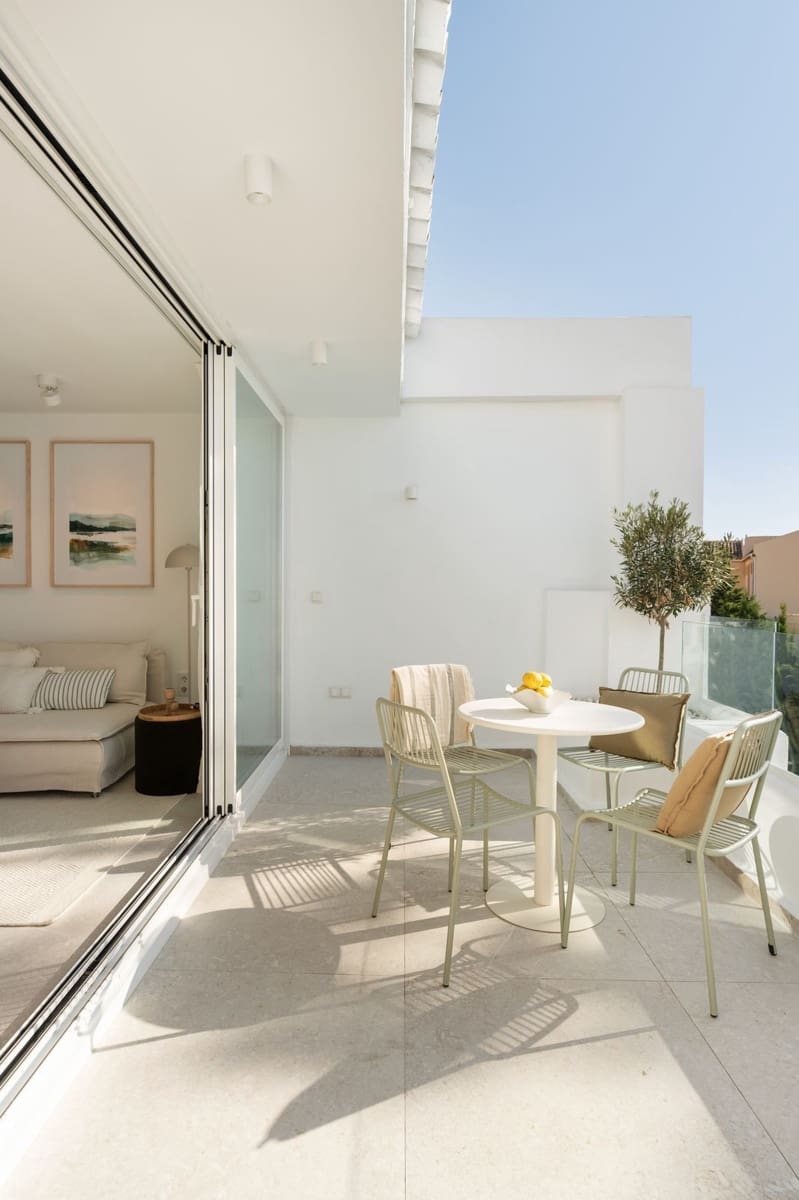 2 bedroom Penthouse for sale in Mijas Costa with pool garage - € 419,000 (Ref: 9481414)