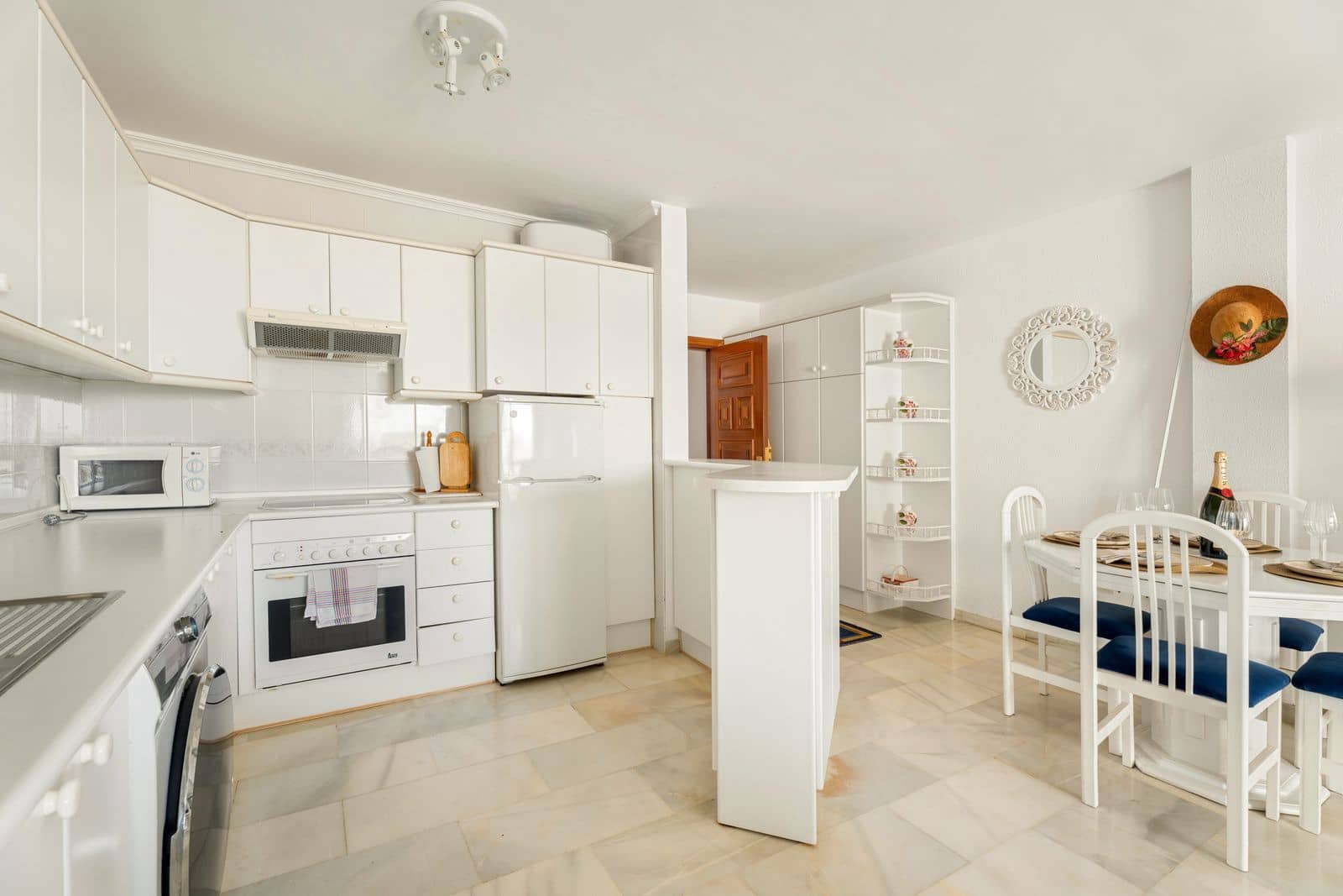 3 bedroom Apartment for sale in Riviera del Sol with pool - € 299,950 (Ref: 9481416)