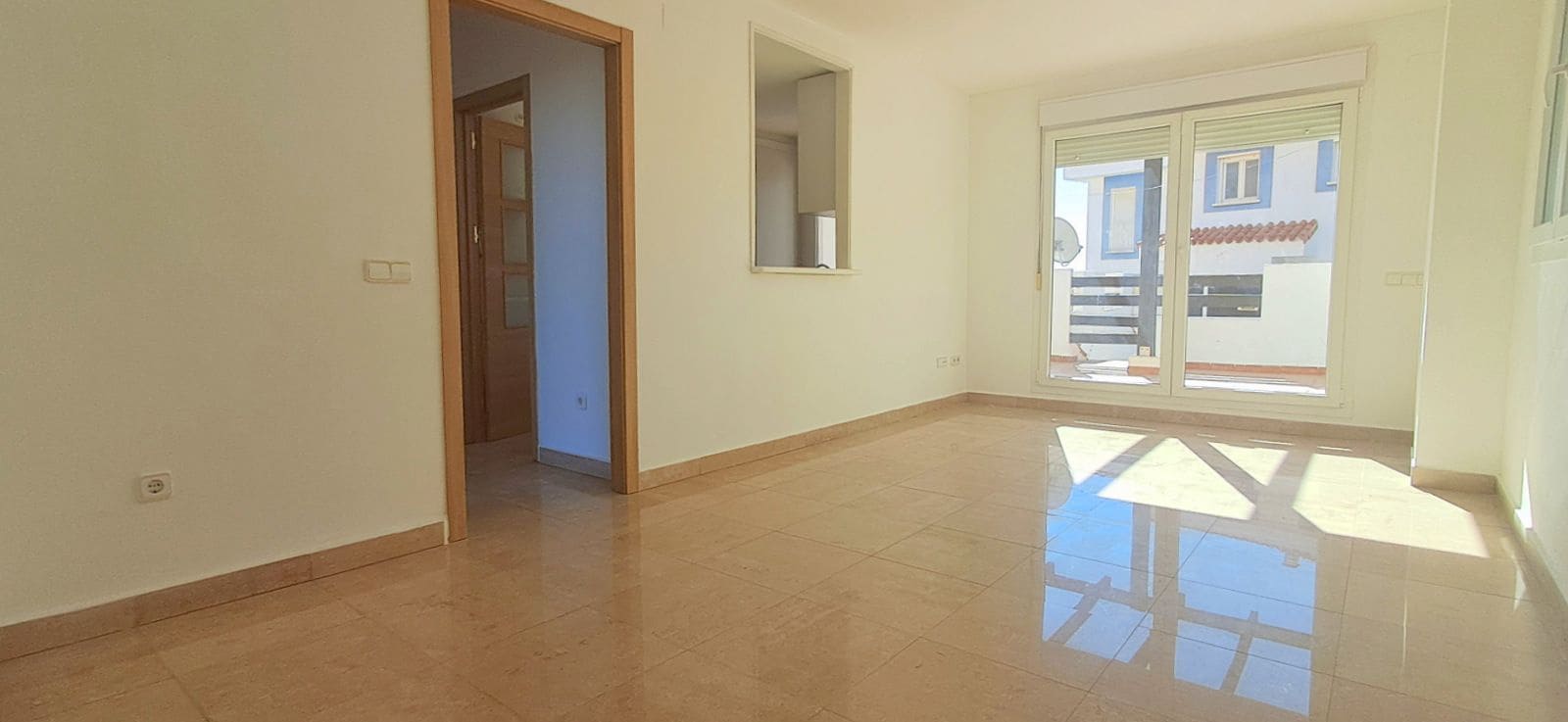 2 bedroom Apartment for sale in La Duquesa / Puerto de la Duquesa with pool - € 210,000 (Ref: 9481507)