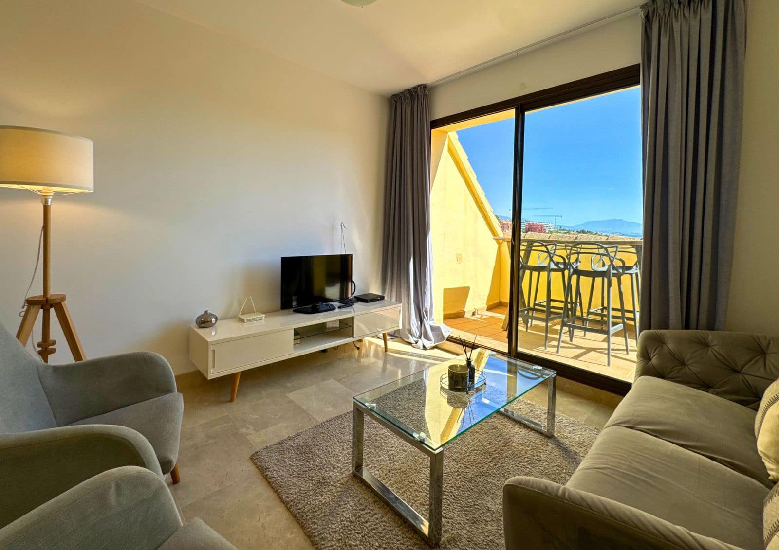 2 quarto Penthouse para venda em La Duquesa / Puerto de la Duquesa com piscina garagem - 223 000 € (Ref: 9481508)