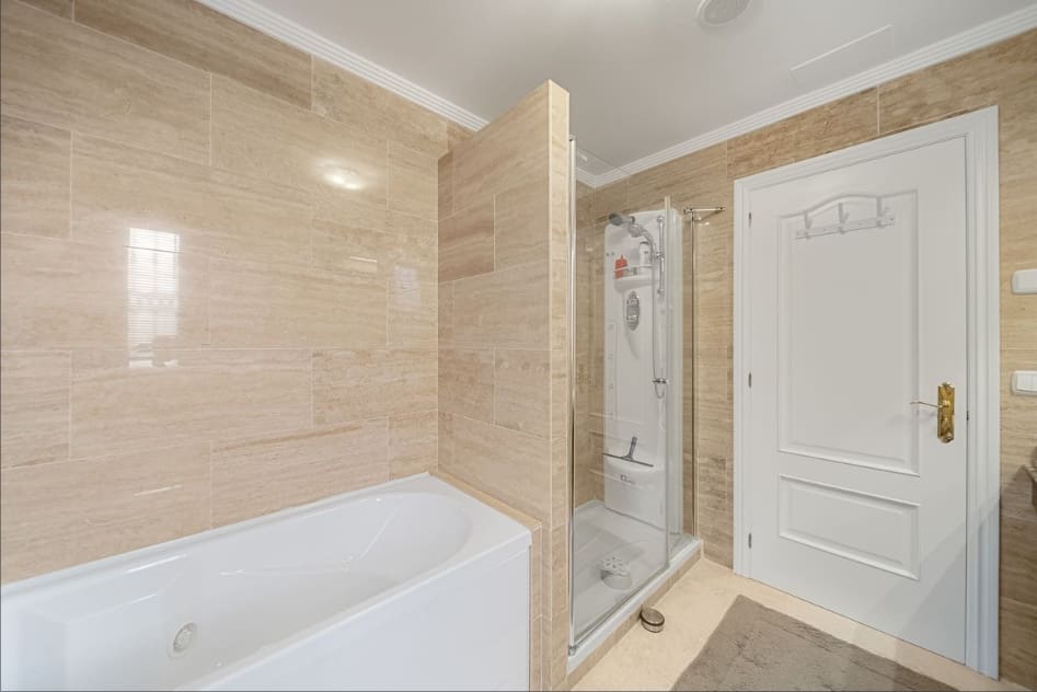 2 slaapkamer Appartement te koop in Casares met zwembad garage - € 365.000 (Ref: 9481521)