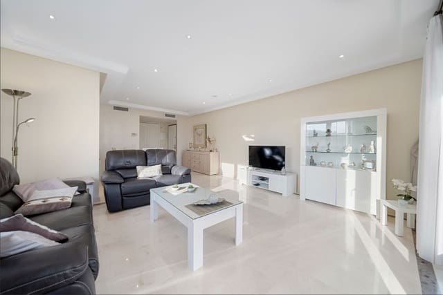 2 slaapkamer Appartement te koop in Casares met zwembad garage - € 365.000 (Ref: 9481521)