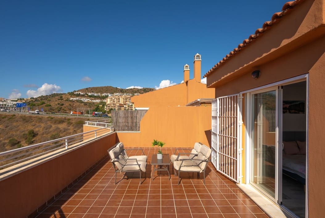 2 bedroom Penthouse for sale in Riviera del Sol - € 375,000 (Ref: 9482174)