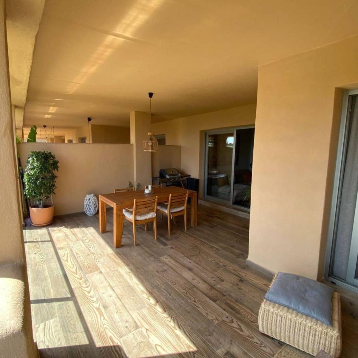 2 bedroom Apartment for sale in Estepona with pool garage - € 350,000 (Ref: 9482179)