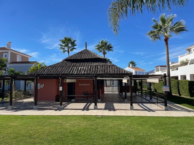 2 slaapkamer Appartement te koop in New Golden Mile, Estepona met zwembad - € 470.000 (Ref: 9482196)