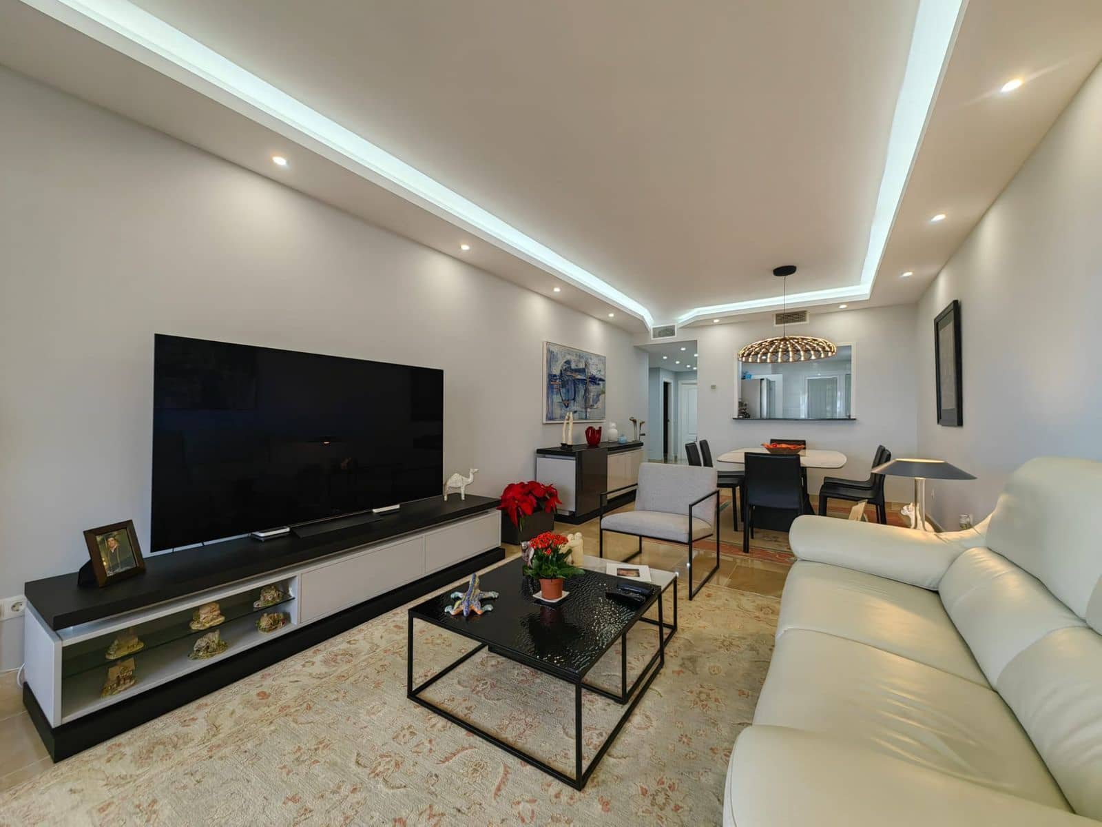 2 bedroom Apartment for sale in La Duquesa / Puerto de la Duquesa with pool garage - € 298,000 (Ref: 9482201)